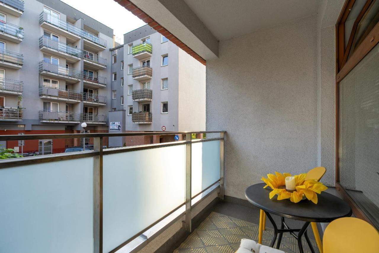 Comfortable Wojskowa Apartment By Noclegi Renters Poznań Kültér fotó