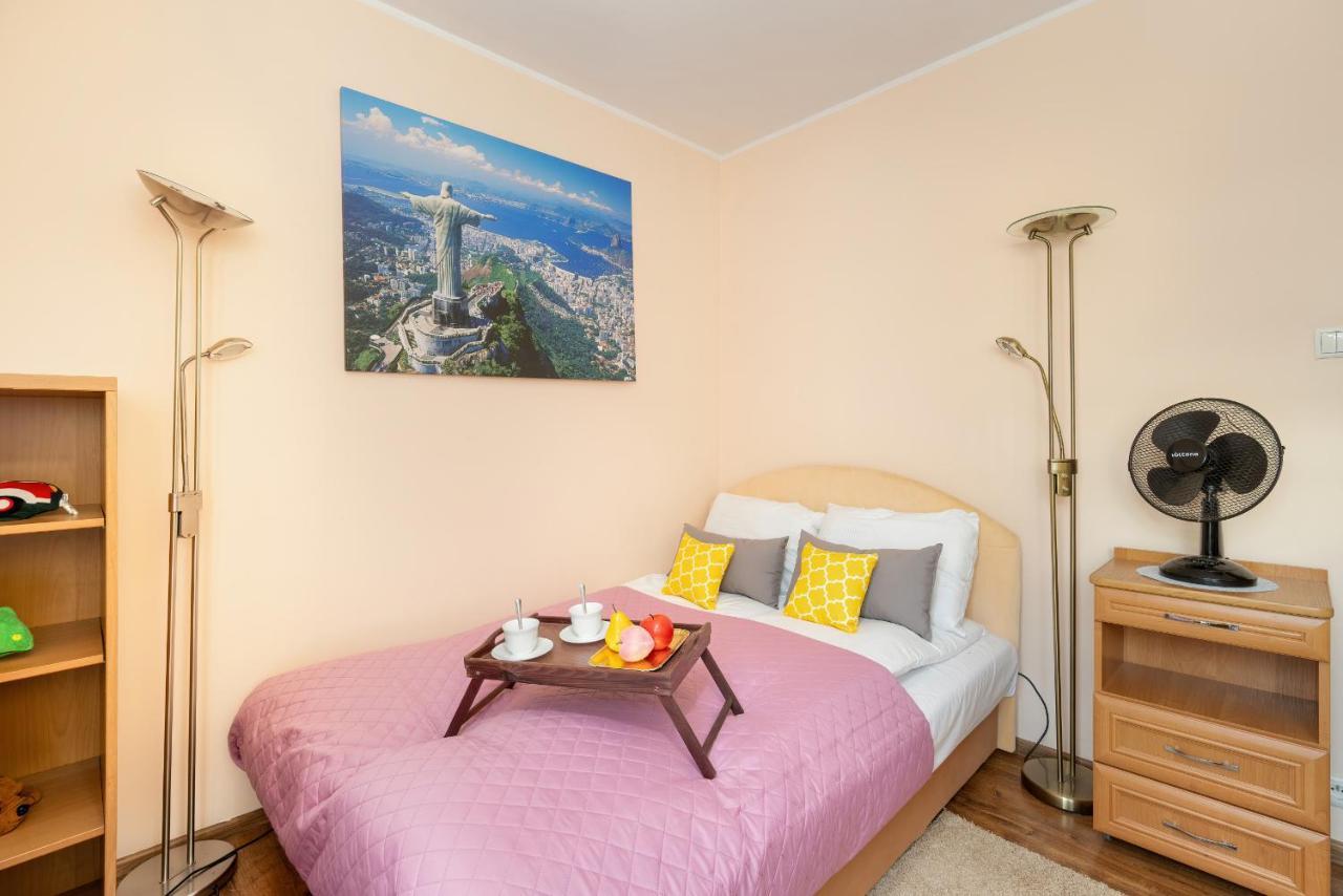 Comfortable Wojskowa Apartment By Noclegi Renters Poznań Kültér fotó